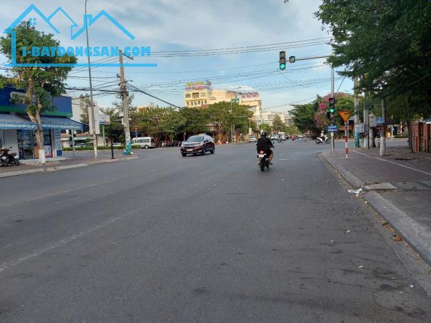 Bán đất 200m2 mặt tiền đường lớn Võ Văn Kiệt gần sở tài chính, siêu thị Lotte