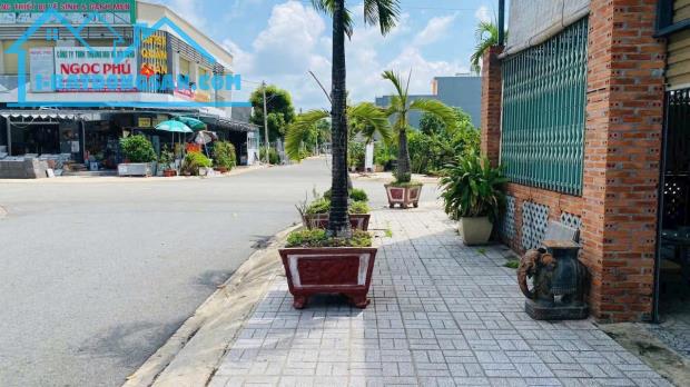 chính chủ kẹt tiền giảm mạnh 1 tỷ bán nhanh quán cafe ngay đường Tỉnh Lộ 9 đức hoà