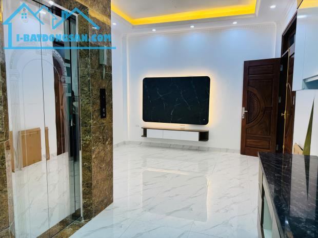 Duy nhất căn nhà cực đẹp 35m2x5T vuông vắn, cách ô tô 20m, 2 mặt thoáng phố Xuân Phương.