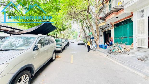 Bán nhà Đầm Trấu, Hai Bà Trưng 51m, 6 tầng. Giá: 23.6 tỷ. LH: 0327536893