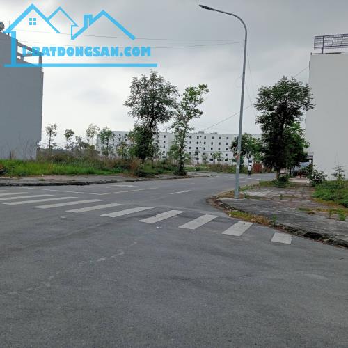 🔥 Cơ hội hiếm tại Him Lam Thụ Ninh – chỉ 1 lô duy nhất! Diện tích: 81m² Mặt tiền: 4,5m Đ