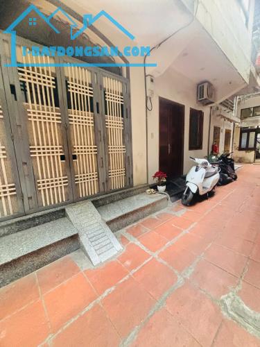 Bán Nhà Phố Nguyễn Trường Tộ, Hàng Bún, 10m ra phố - 31m2, 4 Tầng - sổ riêng, Giá 15,5 Tỷ