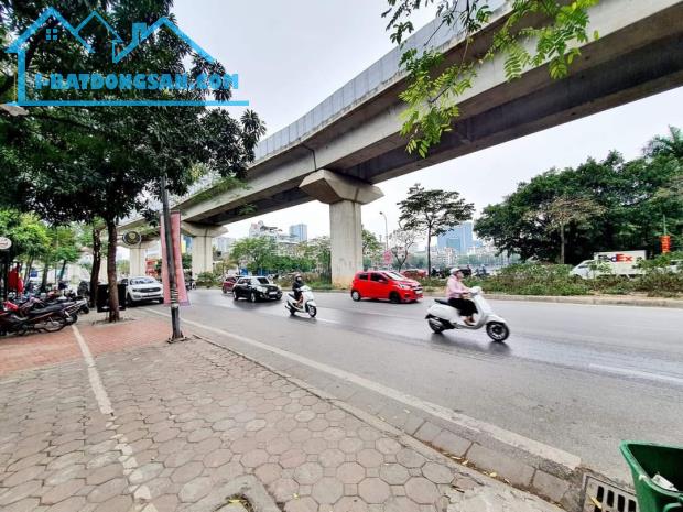 Bán Nhà Mặt Phố Hoàng Cầu Đống Đa 295m2-4T Mt12m Săn Dòng Tiền 175 Tỷ Hoàng Cầu.