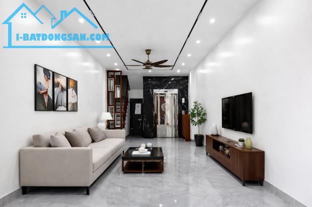 🔥 BẠN CÓ CON ĐANG Ở ĐỘ TUỔI ĐI HỌC-CẦN TÌM NHÀ GẦN TRƯỜNG-NHÀ NÀY LÀ CỦA BẠN 🔥