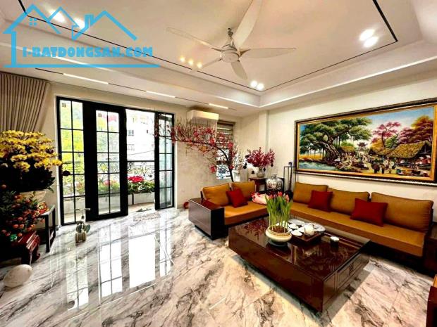BÁN GẤP NHÀ ĐẸP NGỌC LÂM 83M, 6 TẦNG THANG MÁY, GARA ÔTÔ, FULL NỘI THẤT. GIÁ 19.5 TỶ