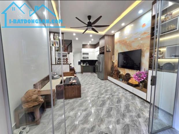 💍 NHÀ ĐẸP HỒNG MAI 9,9 TỶ/ 33M2/ 4 TẦNG/ MT4,2M - GIÁ TỐT - TRUNG TÂM HAI BÀ - 3 NGỦ.