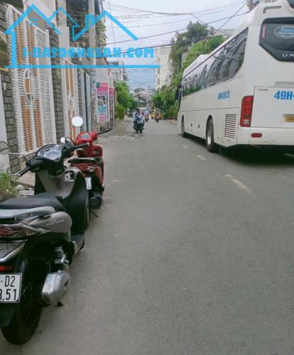 CHDV 7 lầu mới 169m2 ngang 6.5m xe du lịch tới Phạm Văn Chiêu gần chợ 30PN T.máy 29.9 tỷ.