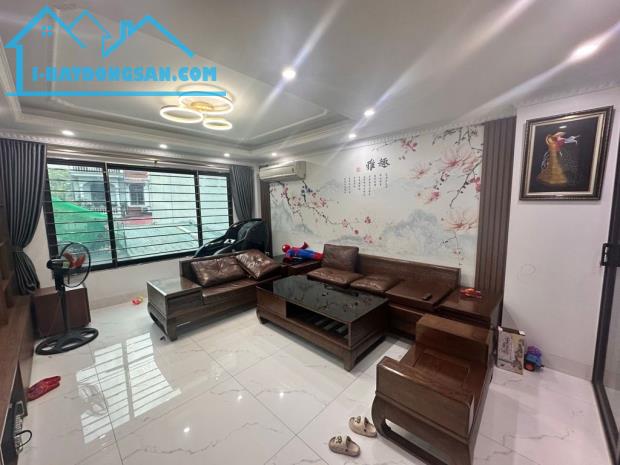 NHÀ ĐẸP VIỆT HƯNG, KIM QUAN - NHÀ DÂN XÂY CHẮC CHẮN - THANG MÁY NHẬP KHẨU