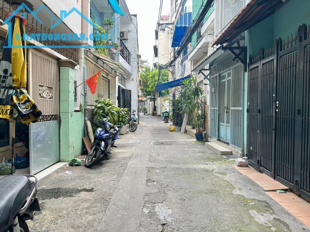 NHỈNH 6 TỶ CÓ NGAY 40M2 ĐẤT LÔ GÓC LÀNG VĂN TRÌ, XÂY CCMN, NHÀ Ở ĐỀU ĐẸP