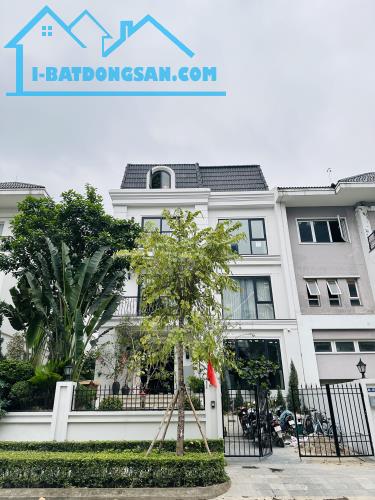 DUY NHẤT MỘT CĂN CỰC HIẾM, BIỆT THỰ CIPUTRA, KHU K TRỤC CHÍNH ĐƯỜNG ĐÔI 180M2 MẶT TIỀN 9M