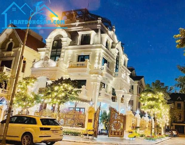- BÁN NHANH SIÊU biệt thự nguy nga bậc nhất KĐT Việt Hưng – lô góc 4 mặt thoáng, chuẩn đẳn