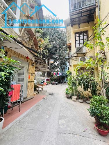 Căn Hộ Tập thể dành cho Gia đình yêu Hà Nội và sống giá trị - Phố Đội Cung - Tầng 2 - 80m2