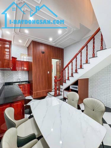 Bán nhà MẶT TIỀN, 1T3L đúc, sổ hoàn công. Gần cầu Gạch Ngỗng (Mậu Thân)