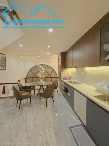 BAN NHÀ 5 TẦNG PHỐ CỔ NHUẾ- BẮC TỪ LIÊM - GẦN Ô TỔ- SỔ ĐỎ LÂU DÀI CHỈ HƠN 12 TỶ