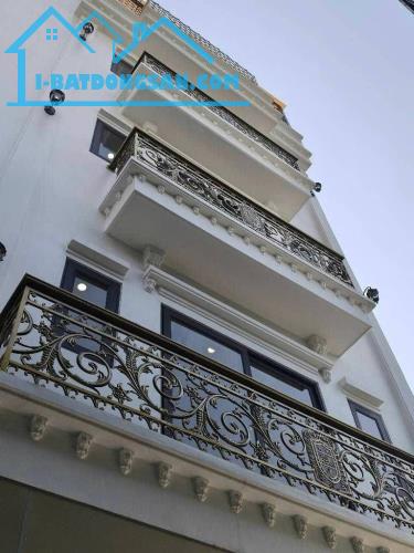 ##BÁN NHÀ BÁT KHỐI. LONG BIÊN. BÁN NHÀ ĐẸP -MỚI KOONG. 5 TÂNG. NHỈNH 8 TỶ