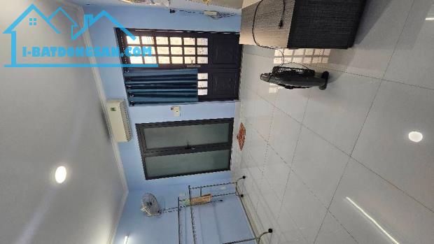 NHÀ NÚI THÀNH 3 TẦNG SỔ VUÔNG HƠN 3 TỶ, GẦN ETOWN
