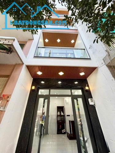 MT HÀN HẢI NGUYÊN QUẬN 11- 5 TẦNG