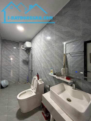 BÁN NHÀ 50M2 XÂY 5 TẦNG THANG MÁY- ĐƯỜNG THÔNG, Ô TÔ VÀO NHÀ NGAY BÁT KHỐI LONG BIÊN