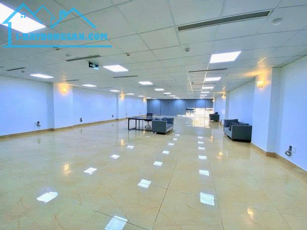 VIP Phố Hoàng Quốc Việt 251m2 full thổ cư, 7 nổi 1 hầm, mặt tiền 10.5m hiếm Cầu Giấy