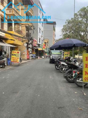 ANH CHỊ TÔI ĐANG CẦN BÁN CĂN NHÀ 38M2 TẠI PHỐ ĐẠI TỪ GIÁ CHỈ NHỈNH 8 TỶ