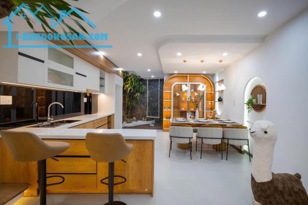 SIÊU PHẨM TÂY HỒ - 6 TẦNG THANG MÁY - VIEW THOÁNG SÁNG - SẴN SÀNG ĐÓN CHỦ MỚI
