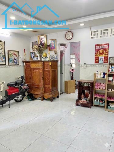 NHÀ 2 TẦNG NGANG 5.7M HIẾM - 2PN - 1 CĂN RA MẶT TIỀN - SỔ HỒNG RIÊNG - CHỈ 3.25 TỶ