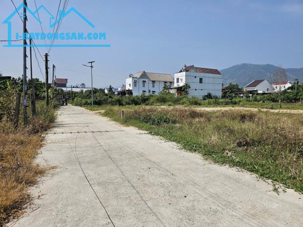 Bán đất Suối Cát - Cam Lâm sát bên Hương Lộ 39 và chợ Tân Xương - đường ô tô tận nơi