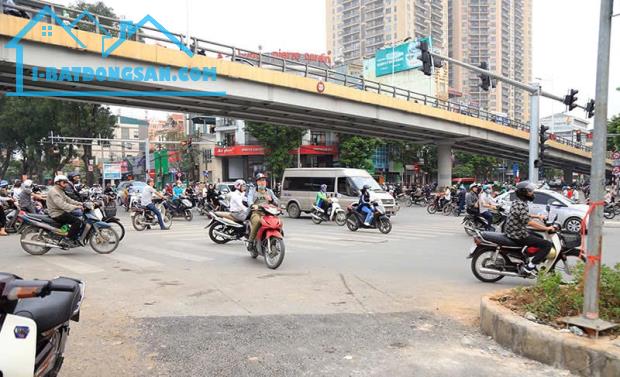 LÊ VĂN LƯƠNG - Toà 35 CHDV 160m² MT 6m - Sát phố - Ô tô thông - TM - Dòng tiền 2,5 tỷ