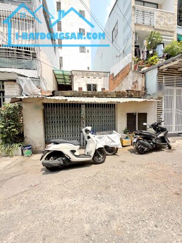 Bán nhà nát (6x14m) mặt tiền đường số gần chợ Phạm Thế Hiển P.4 Quận 8