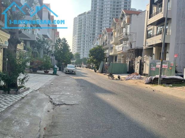 biệt thự 7,5x20m tại Khu đô thị Him Lam Kênh Tẻ, Quận 7, TL