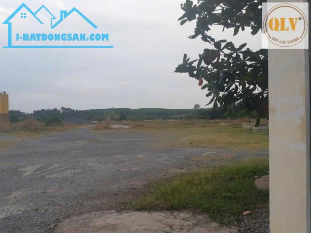 CẦN BÁN NHÀ XƯỞNG – KCN TÂN TẠO, BÌNH TÂN, TP.HCM – 1.900m²