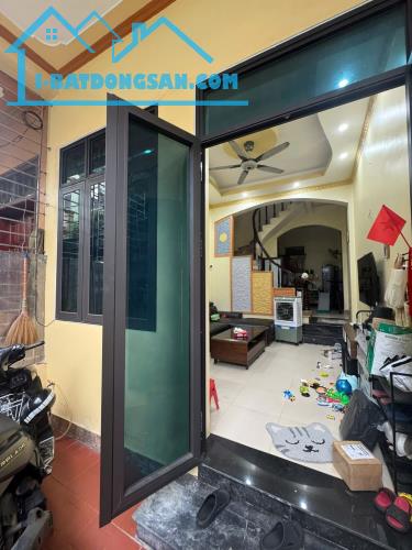 BÁN NHÀ 2,15 TỶ, NGÕ TRẦN THÁNH TÔNG, 41M2 3 TẦNG
