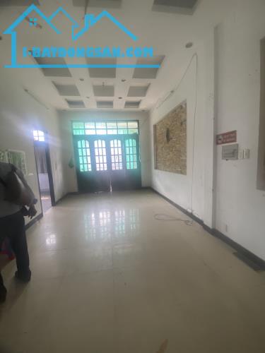 Bán gấp nhà hẻm xe tải tân kỳ tân quý tân phú biệt thự góc 140m2, ngang 8m, 3 tầng,13.X tỷ