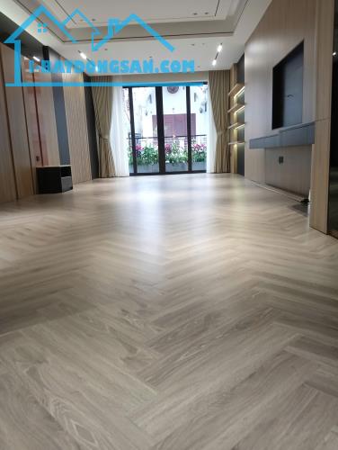 Bán nhà khu phân lô đường Nguyễn Văn Cừ - Long Biên - HN.