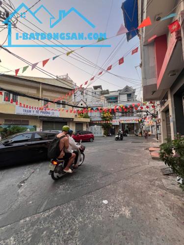 Gần hẻm xe hơi Huỳnh Văn Bánh Phú Nhuận, 3 Tầng sân thượng, 4Pn, 35m2, chỉ 6.25 Tỷ