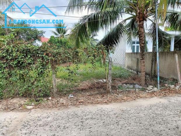 Bán đất Diên Lâm sau lưng Uỷ ban cũ gần cầu Phú Cốc - đường thông ô tô thoải mái