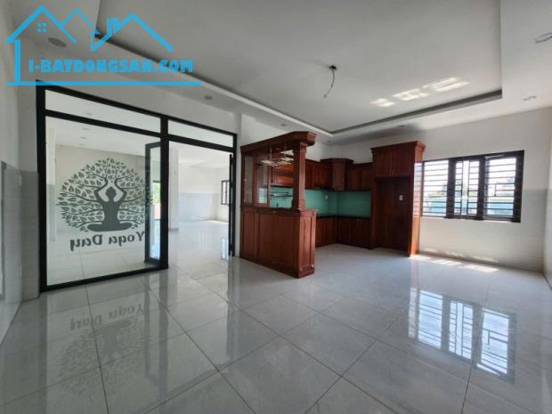 Biệt thự Tân Hiệp 29,Hóc Môn,2T 239m2.Chỉ 8.7 tỷ(TL)