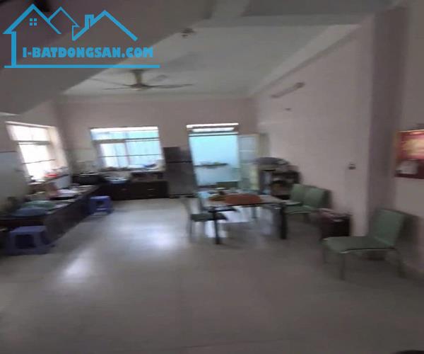 Bán nhà HXH Lê Thị Riêng, Bến Thành, Quân 1 cũ, 99m2, 3 tầng, thang máy, giá rẻ