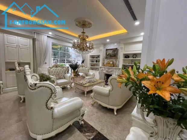 BIDV phát mại biệt thự Tây Nam hồ Linh Đàm cạnh hồ Linh Đàm 250m2 chỉ 4x tỷ. Lh 0989626116