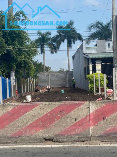 Bán đất mặt tiền quốc lộ 1A, xã Nhị Thành, Thủ Thừa dt 285,6m2 full thổ giá 4,5 tỷ