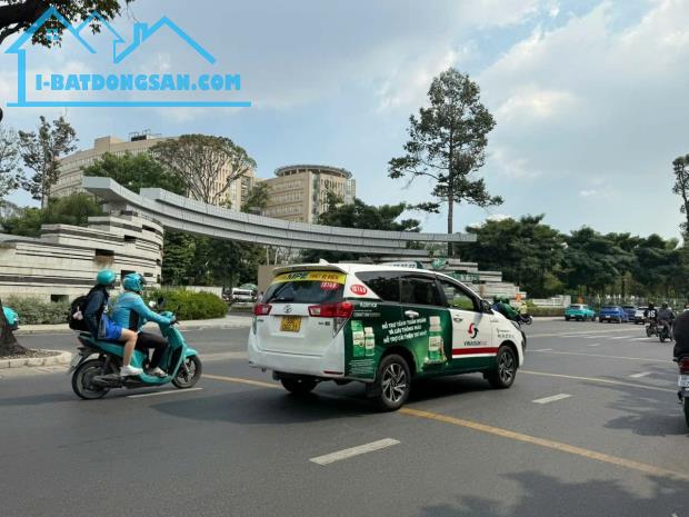 HXH tránh cách MT 20m Nguyễn Kiệm P.3 Gò Vấp ngang 5 tầng 72m2 giá 13.5 tỷ