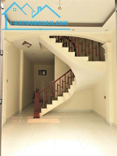 BÁN NHÀ GIÁ RẺ 1.92 TỶ 3 TẦNG 40M2 ( TÂY NAM ) NGÕ ĐƯỜNG KÊNH