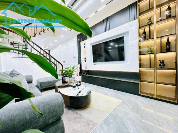 NHÀ HIẾM Trần Duy Hưng,42/45m-15.8 tỷ-10m ra phố,vài bước ra hồ,thang máy, nội thất đẹp