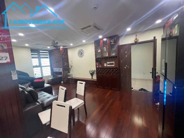 Nội thất xịn Tặng ngay- Căn hộ 100m2-3Ngủ - Ciputra chỉ 8.68tỷ, BC Đông Nam