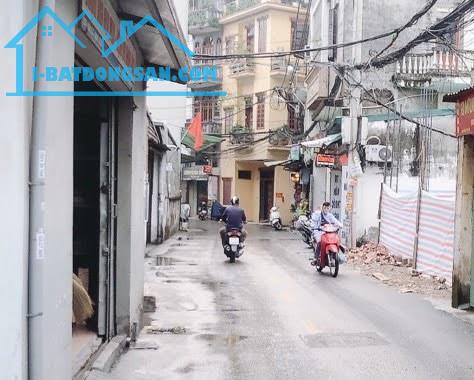 Bán đất mặt phố Hoàng Mai 145M- mt5.2 -27 Tỷ+ Oto tránh-xây toà nhà