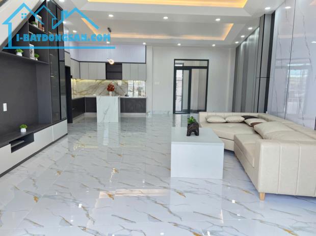 Nhà mới xây mặt tiền đường Sương Nguyệt Ánh - Phường Rạch Giá!
