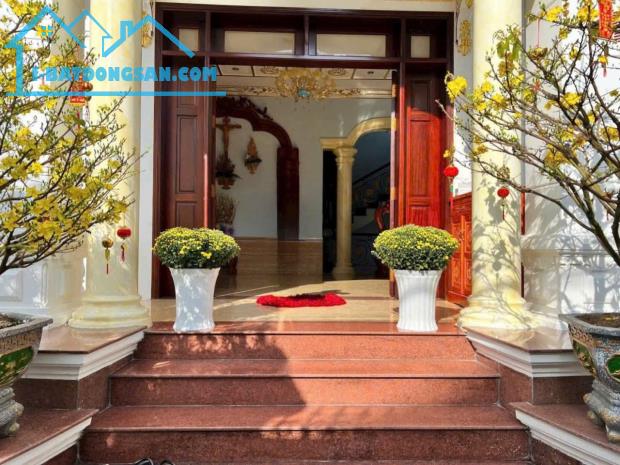 CHỈ 23 TỶ !! Có Ngay Biệt Thự Sang Trọng KDC Vĩnh Lộc 12.5 x 20m