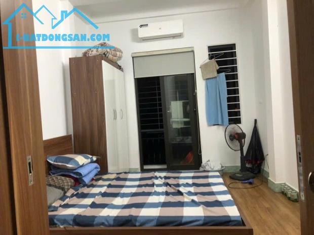 Bán gấp giá rẻ tập thể Ngọc Hồi sổ 17m/47m, tầng 3, 1.95 tỷ Hoàng Mai.