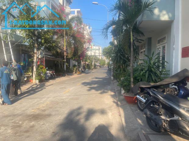 Bán đất Quận 7 đường số 1 P.Tân Phú, dt 5x22m giá 19,5 tỷ