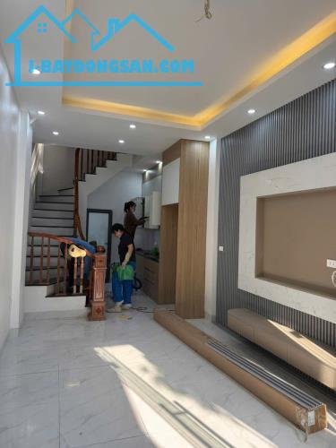 Chủ Nhà Cần Bán Gấp Căn Nhà Đang Hoàn Thiện Ở Vạn Phúc,Ô Tô Đỗ Gần.Gía 7.5Tỷ Có TL